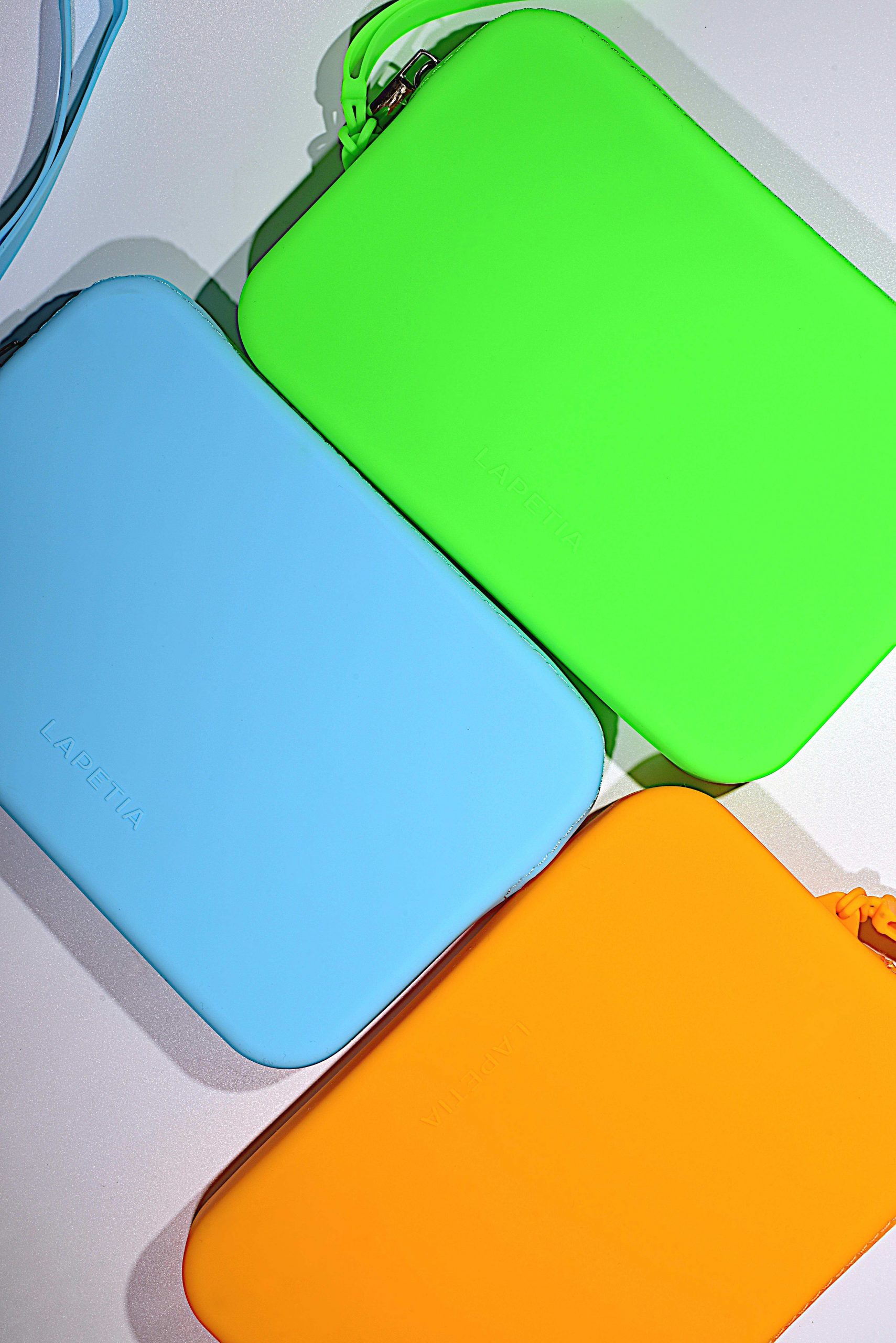 COLD LILAC PASSPORT PURSE - Image 9