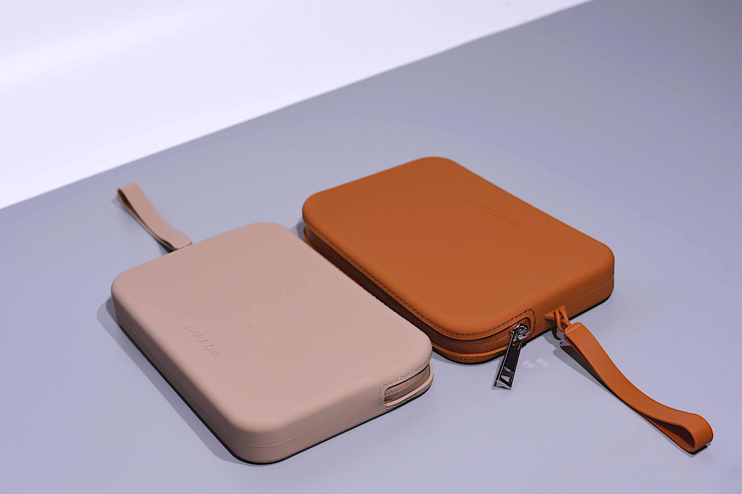 COLD LILAC PASSPORT PURSE - Image 10