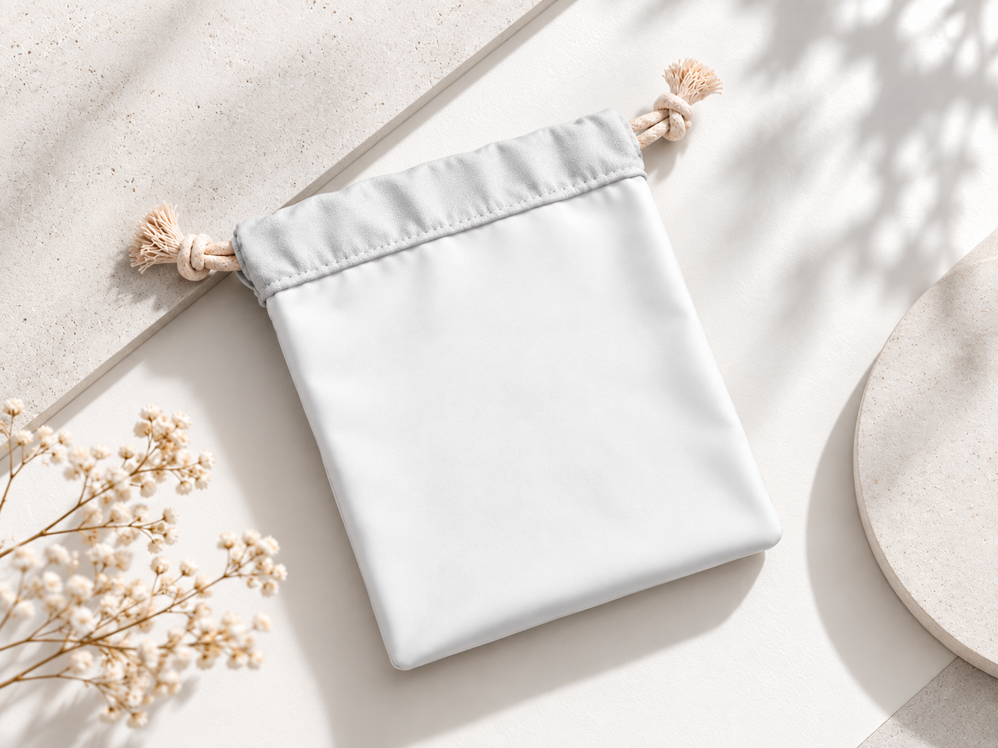 White silicone drawstring pouch by lapetia